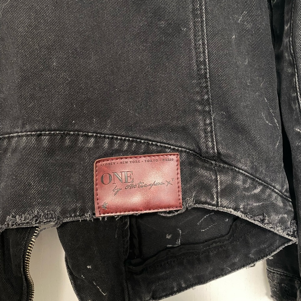 Distressed Jean jacket - Picture 4 of 5